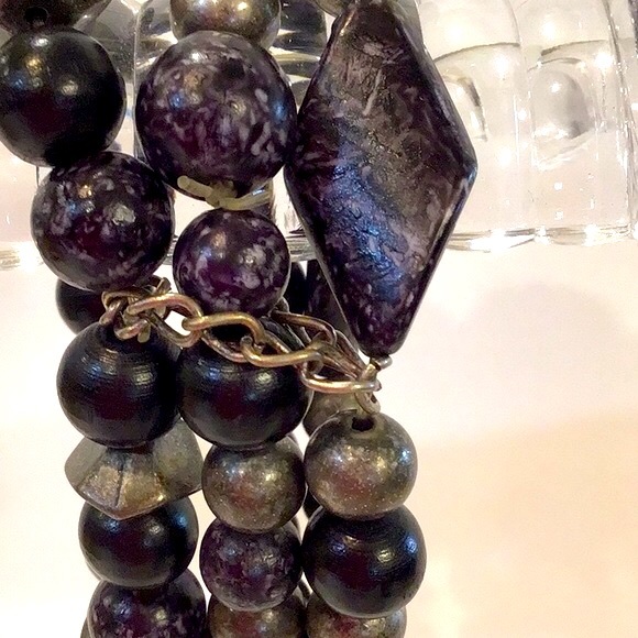 3 pc set!  Purple Necklace, earrings & triple bracelets like new - Picture 7 of 10